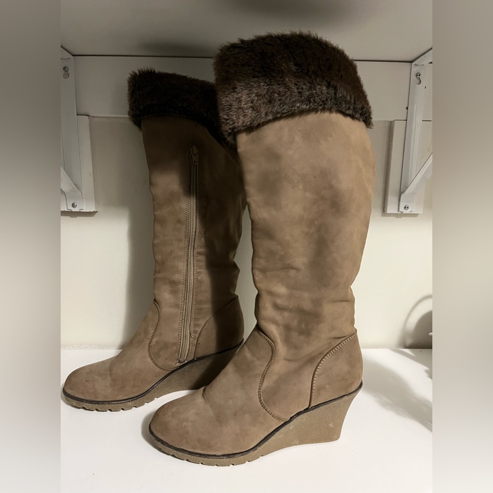 Brown wedge boots with faux fur trim